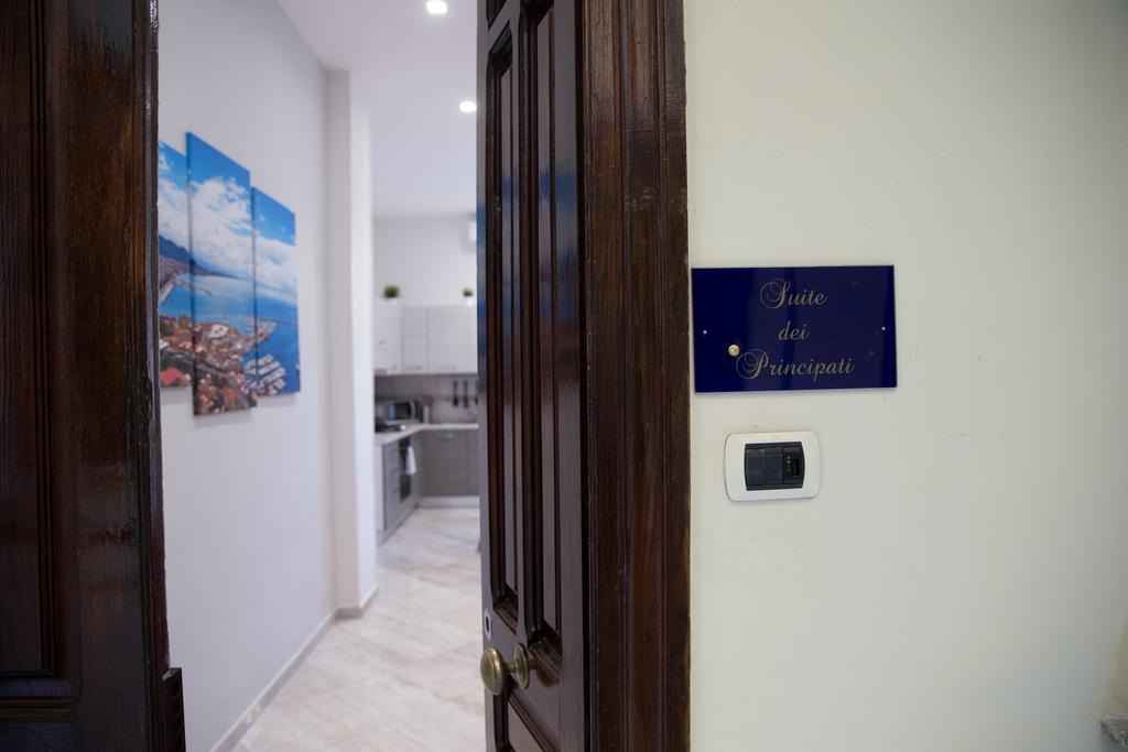 Suite Dei Principati ซาแลร์โน ภายนอก รูปภาพ